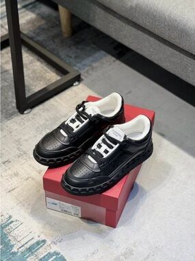 Valentino Garavani Freedots Low-Top Sneakers – Black Calfskin | Size 42